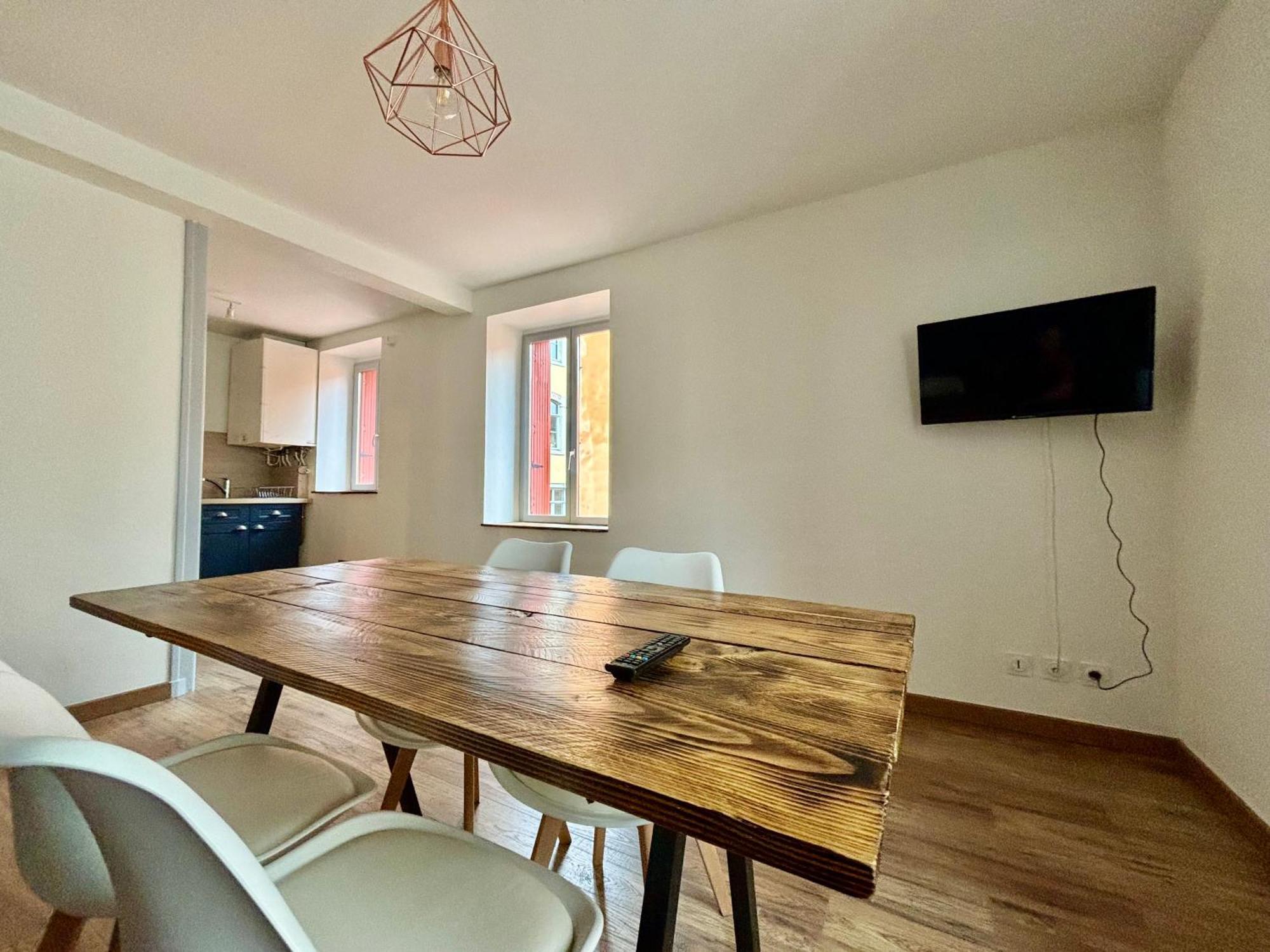 Appartement 6 Personnes - Lit King Size - Balneo - Wifi Le Puy-en-Velay Exterior foto